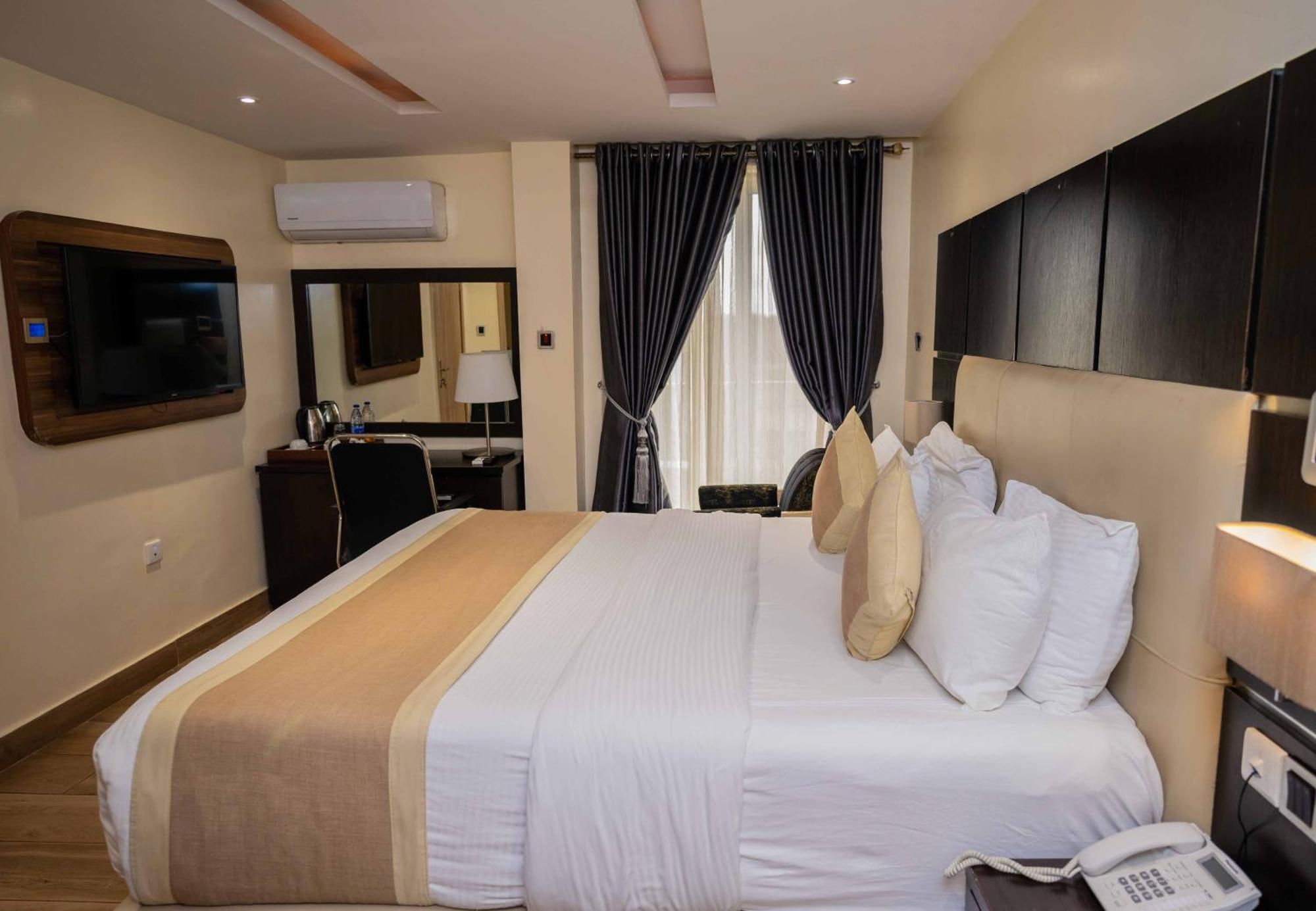 Watercress Hotels And Event Ikeja Exterior foto